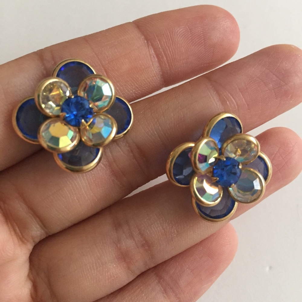 Vintage Avon Crystal B/W Petal Flower Stud Earring